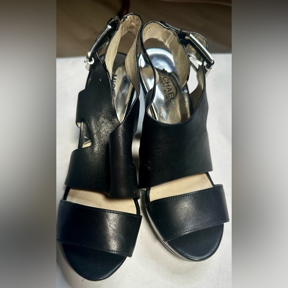 MICHAEL By MICHAEL KORS Carla Leather Open-Toe Platform Buckle Strap Sandals 8.5 - Picture 4 of 12
